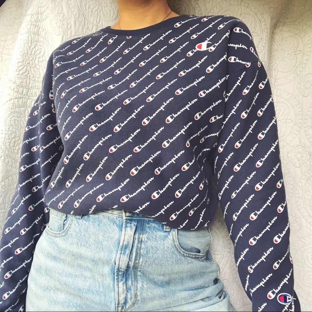 Champion logo crewneck sweatshirt🤍